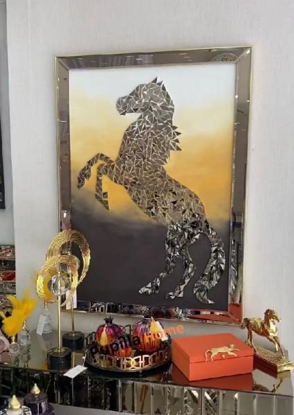 Gold Renk Şahlanan At Tablo