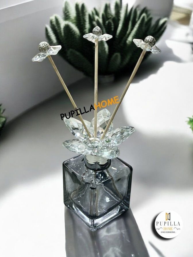 Siyah Parfüm Şişesi