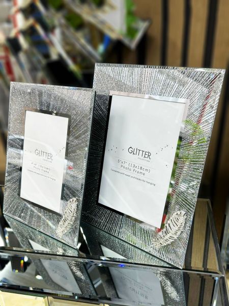 CAM AYNALI TÜYLÜ GÜMÜŞ SİMLİ 2'Lİ RESİM ÇERÇEVESİ