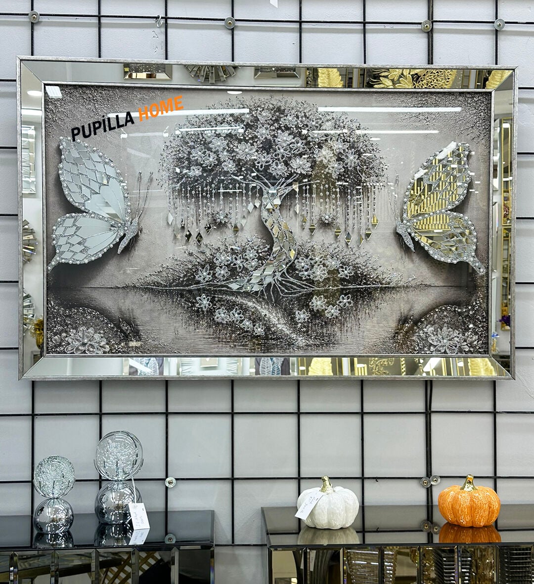 Gümüş Renk Çiçekli Kelebek Desenli Aynalı Tablo